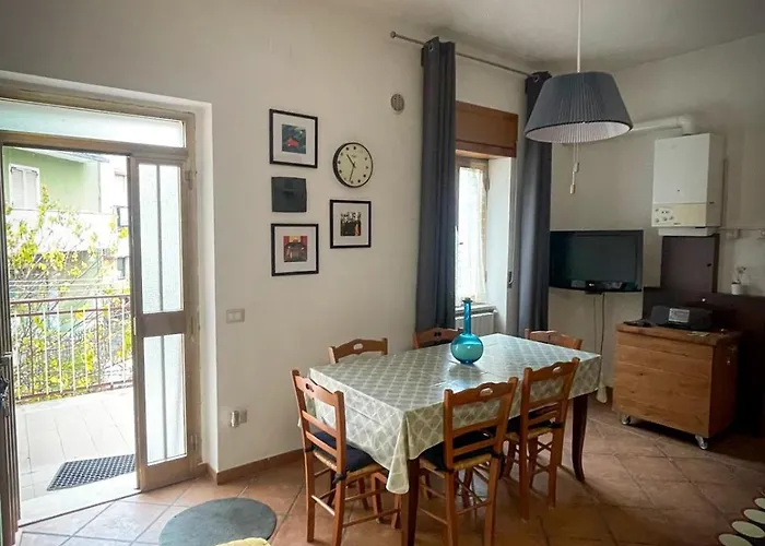 Breaking Bed * Sarnelli